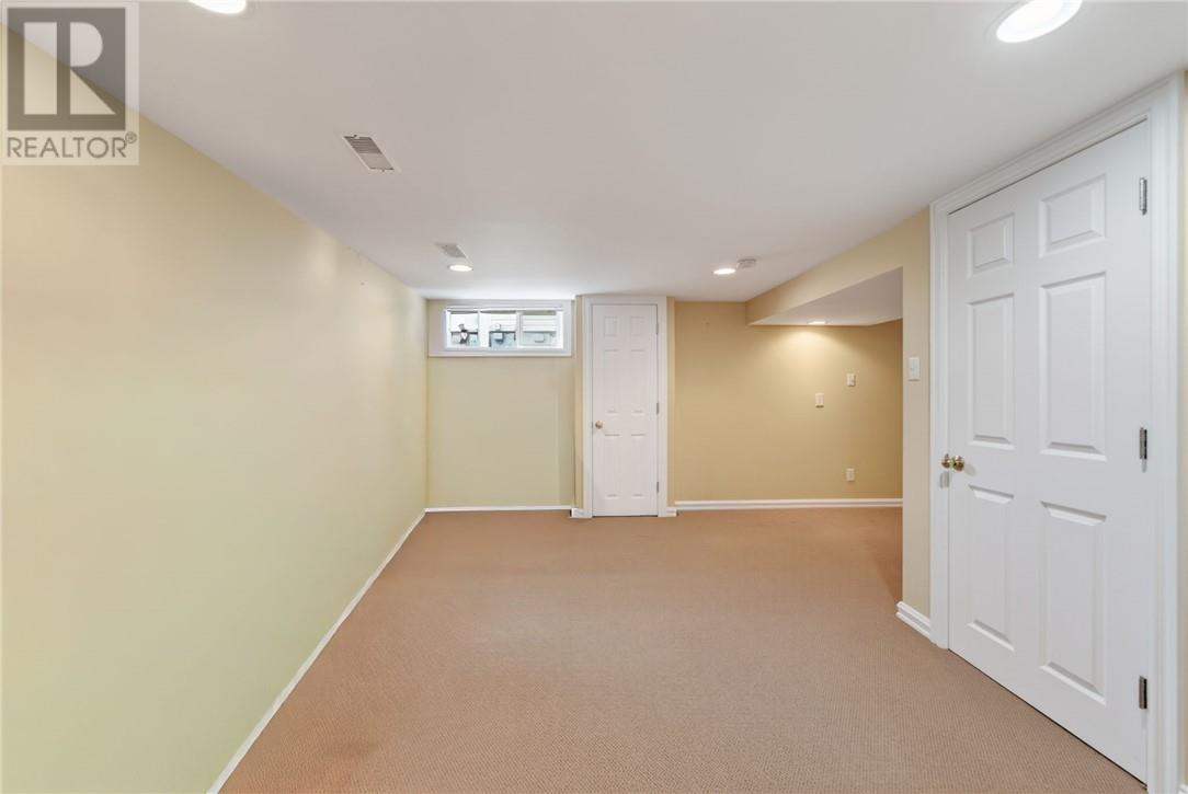 552 Pine Street Property Photo 52