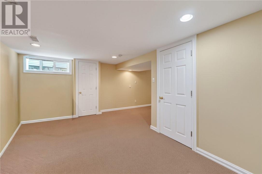 552 Pine Street Property Photo 54