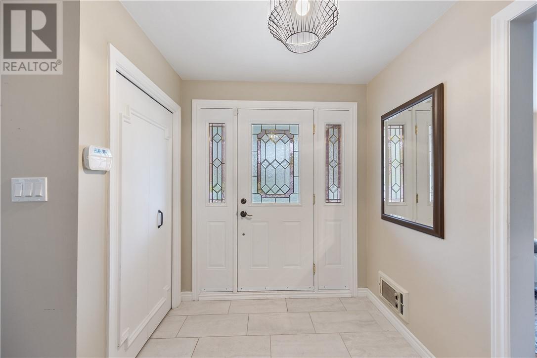 1231 Montrose Avenue Property Photo 6