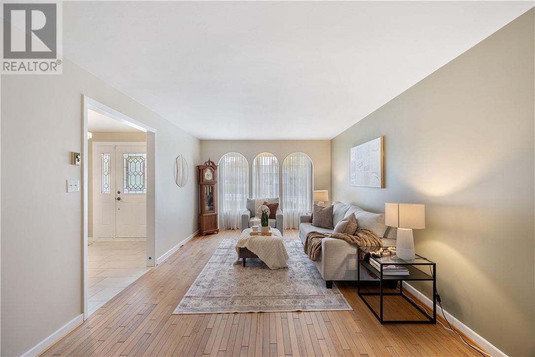 1231 Montrose Avenue Property Photo 17