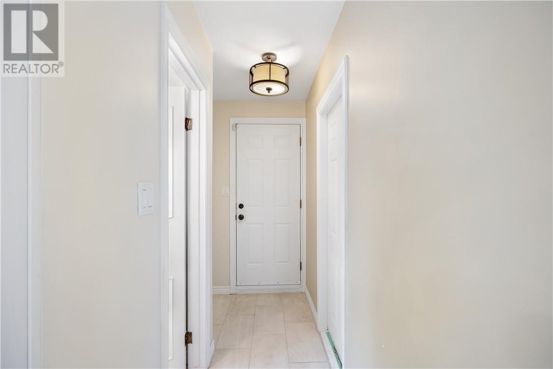 1231 Montrose Avenue Property Photo 19