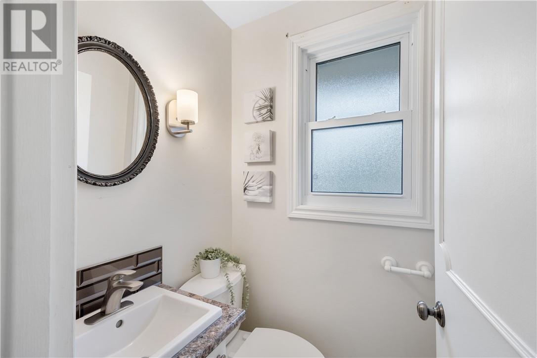 1231 Montrose Avenue Property Photo 20