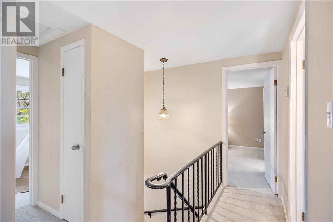 1231 Montrose Avenue Property Photo 22
