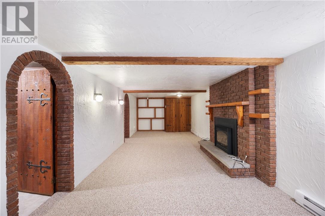 1231 Montrose Avenue Property Photo 31
