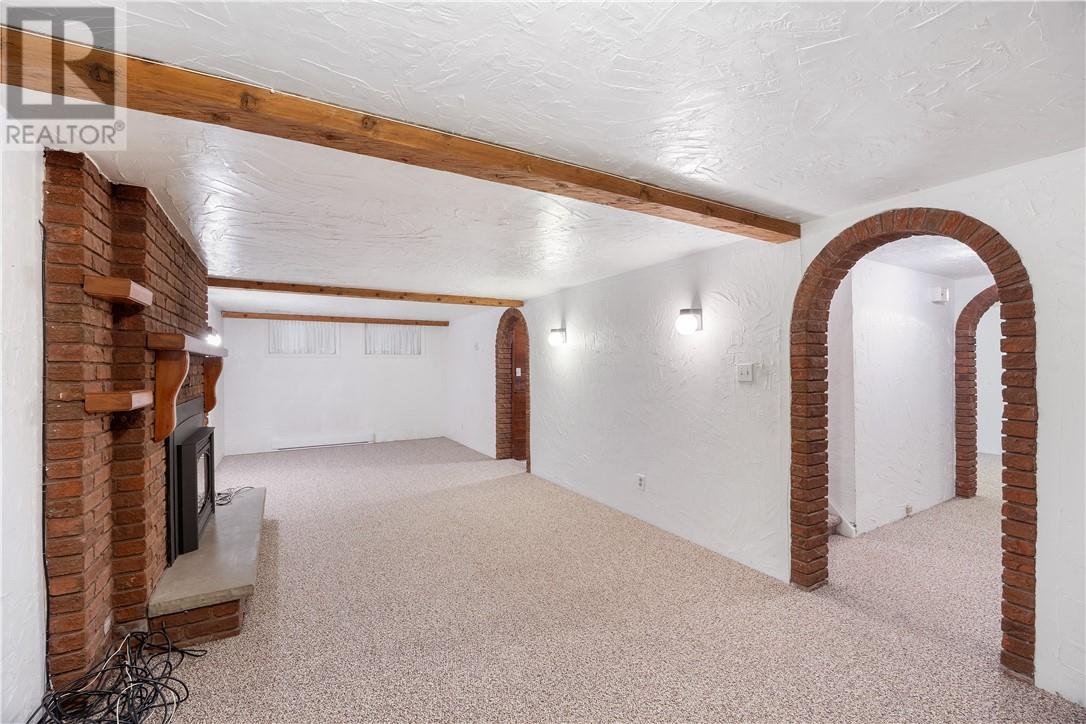 1231 Montrose Avenue Property Photo 32