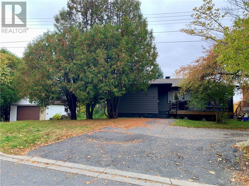 889 Adelaide Street Property Photo 32