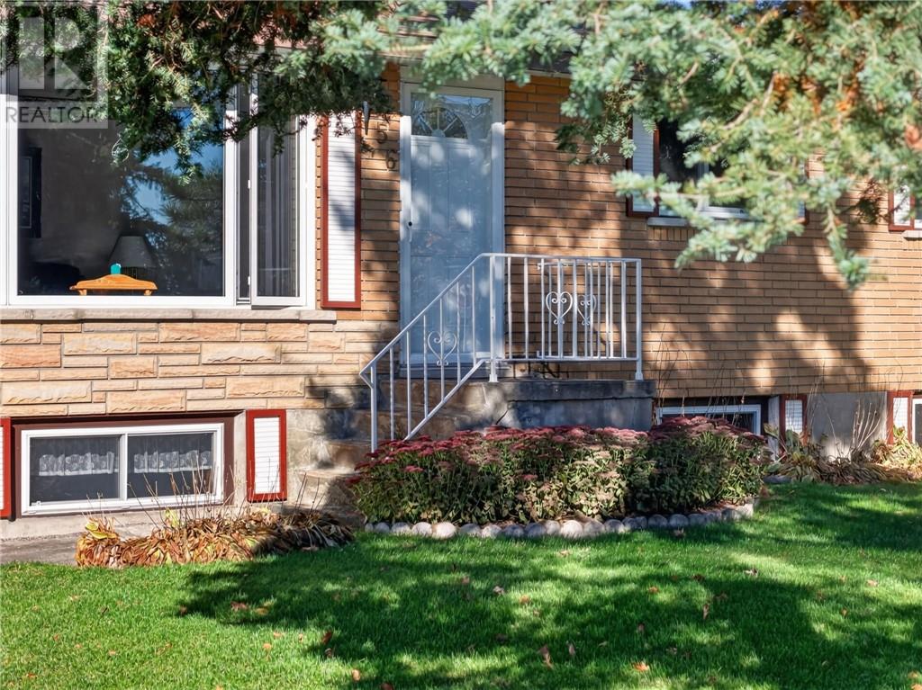 256 Eva Street Property Photo 5