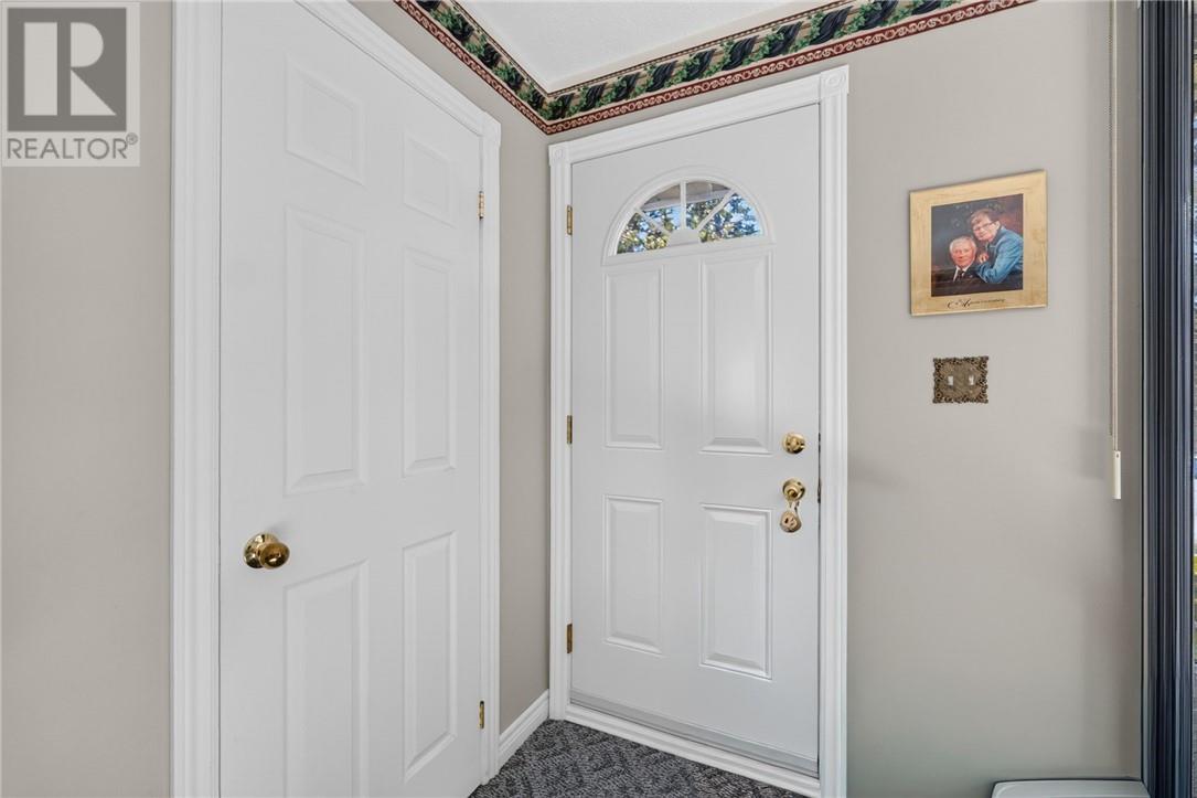 256 Eva Street Property Photo 6