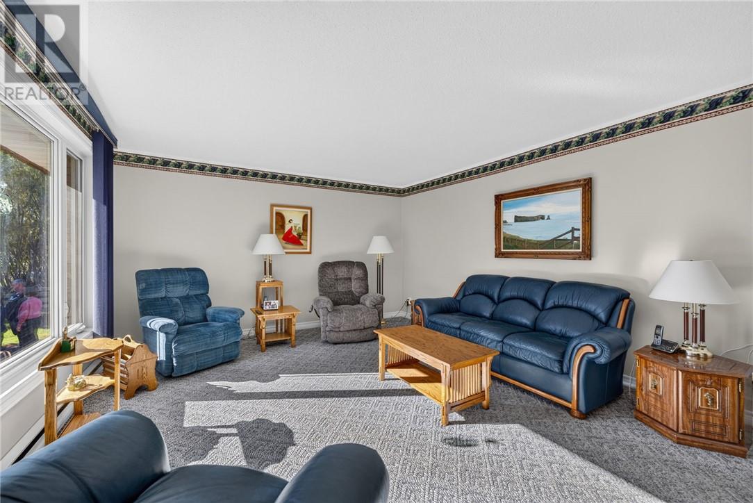 256 Eva Street Property Photo 7