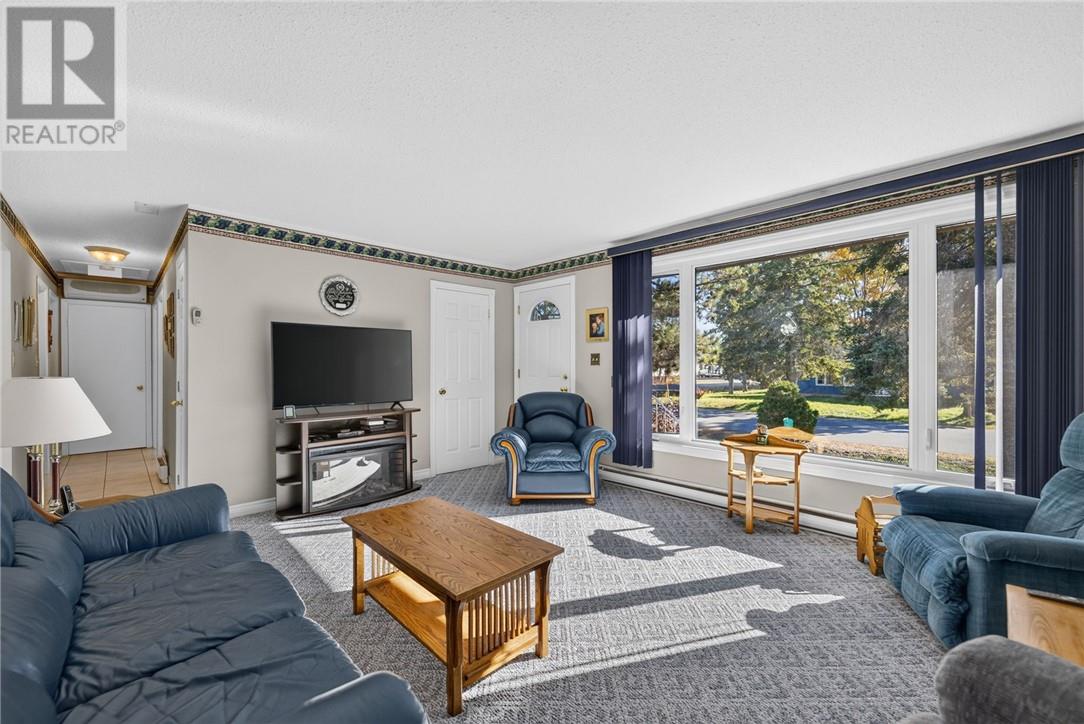256 Eva Street Property Photo 10