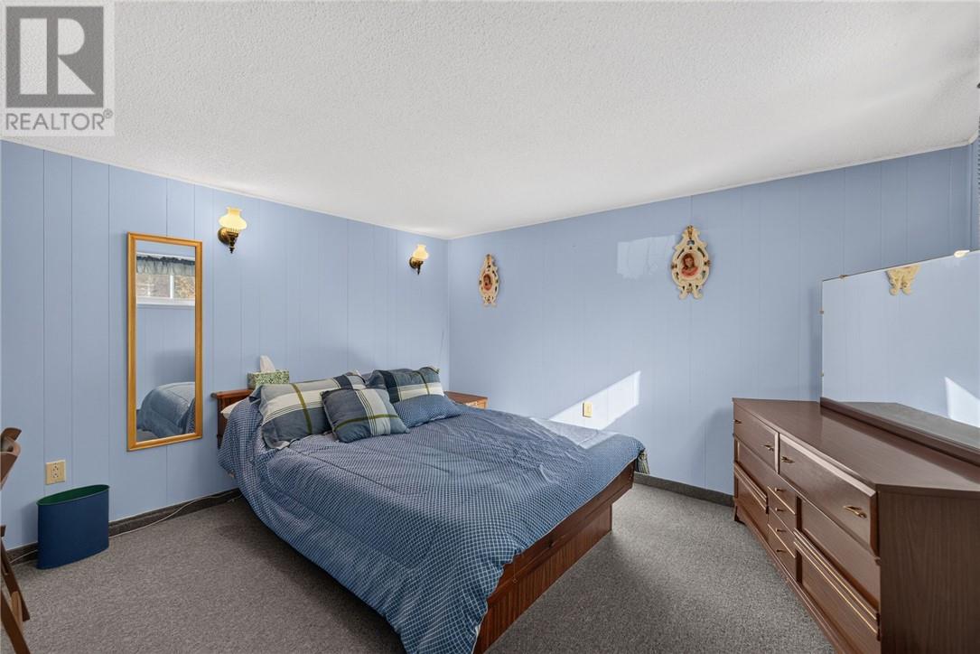 256 Eva Street Property Photo 44