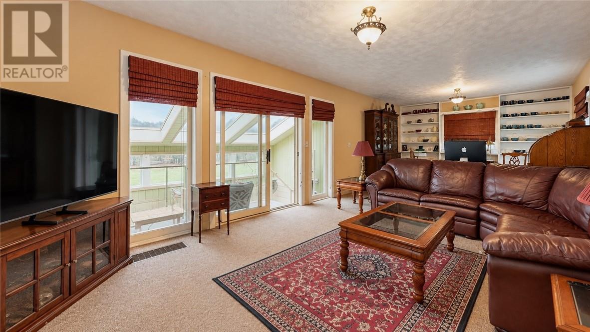 17a Silver Bay Road Property Photo 18