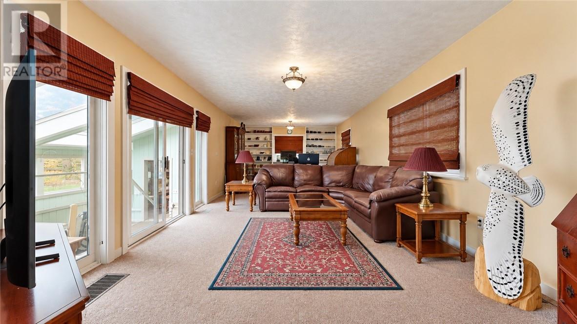 17a Silver Bay Road Property Photo 19