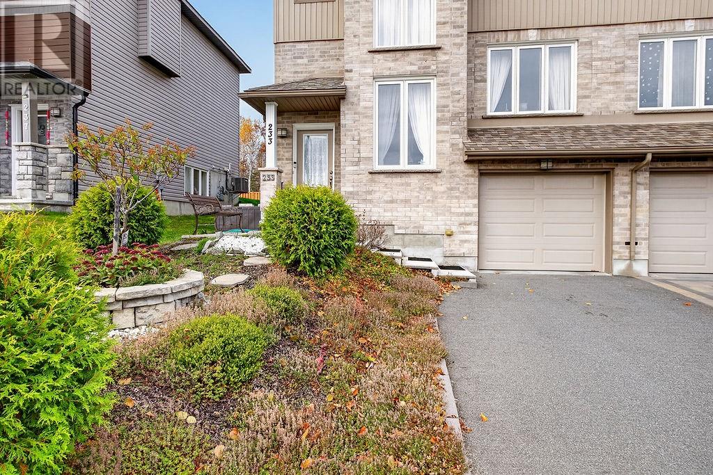 233 Billiards Way Property Photo 4