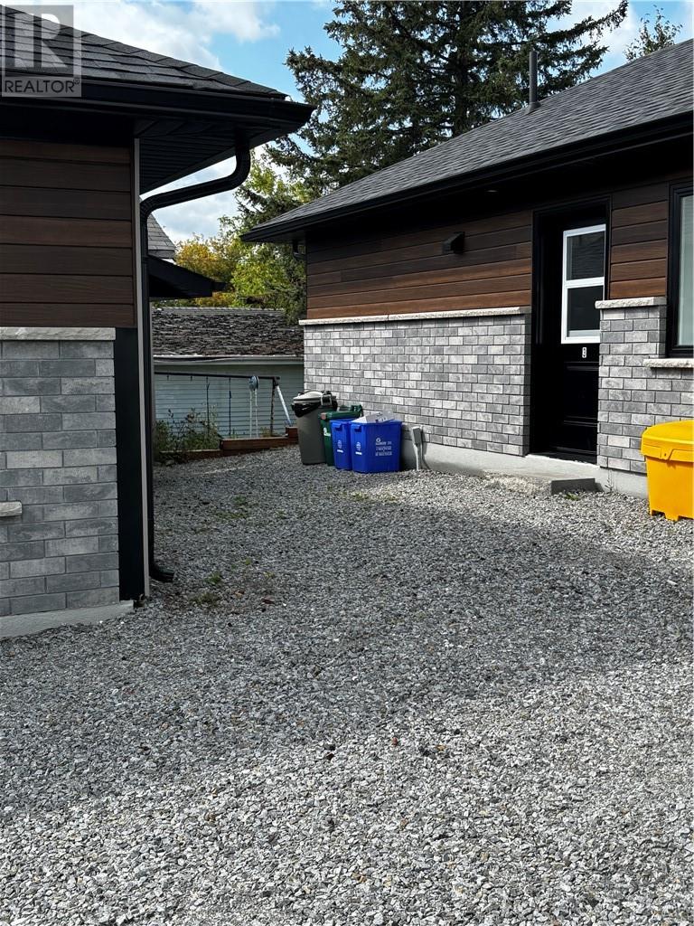 2054 Bancroft Drive Property Photo 2