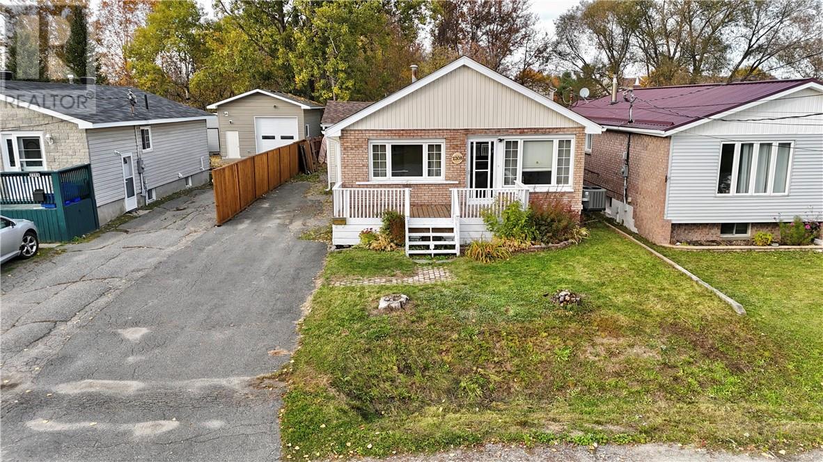 2308 Josephine Street Property Photo 13