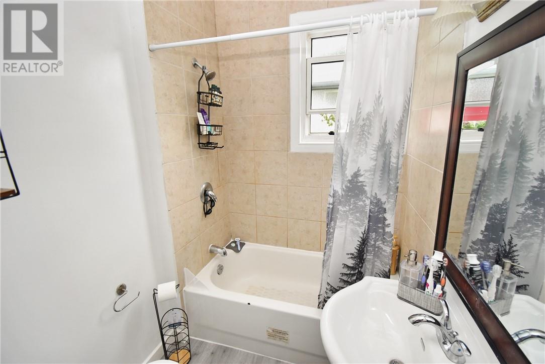 2005 Richard Street Property Photo 18