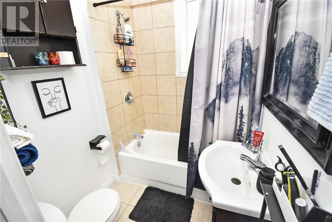 2005 Richard Street Property Photo 29