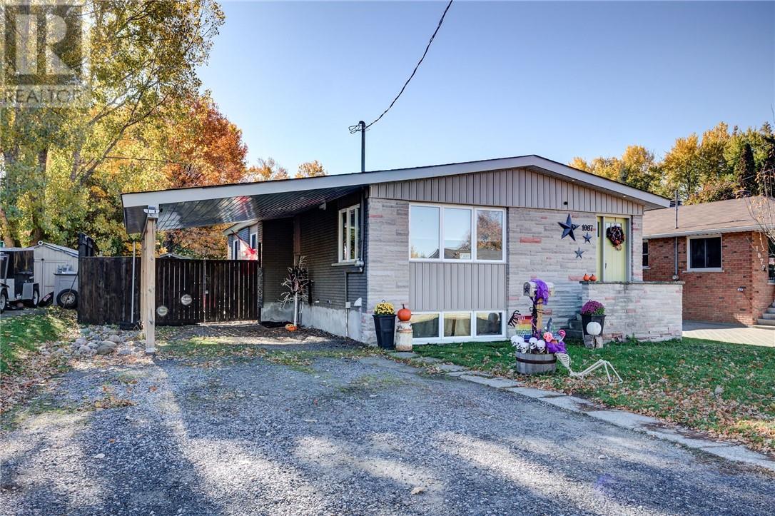 1087 Hawthorne Drive Property Photo 1