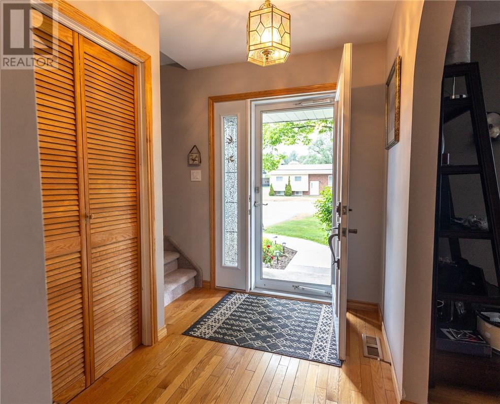 584 Mead Boulevard Property Photo 3