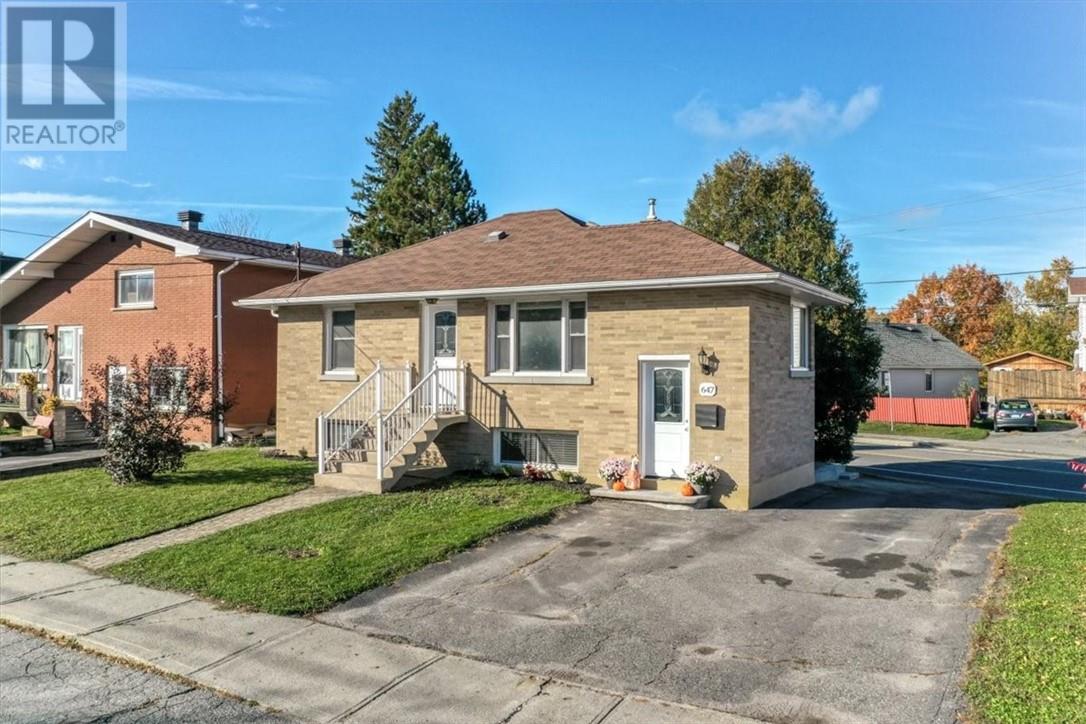 647 Whittaker Street Property Photo 4