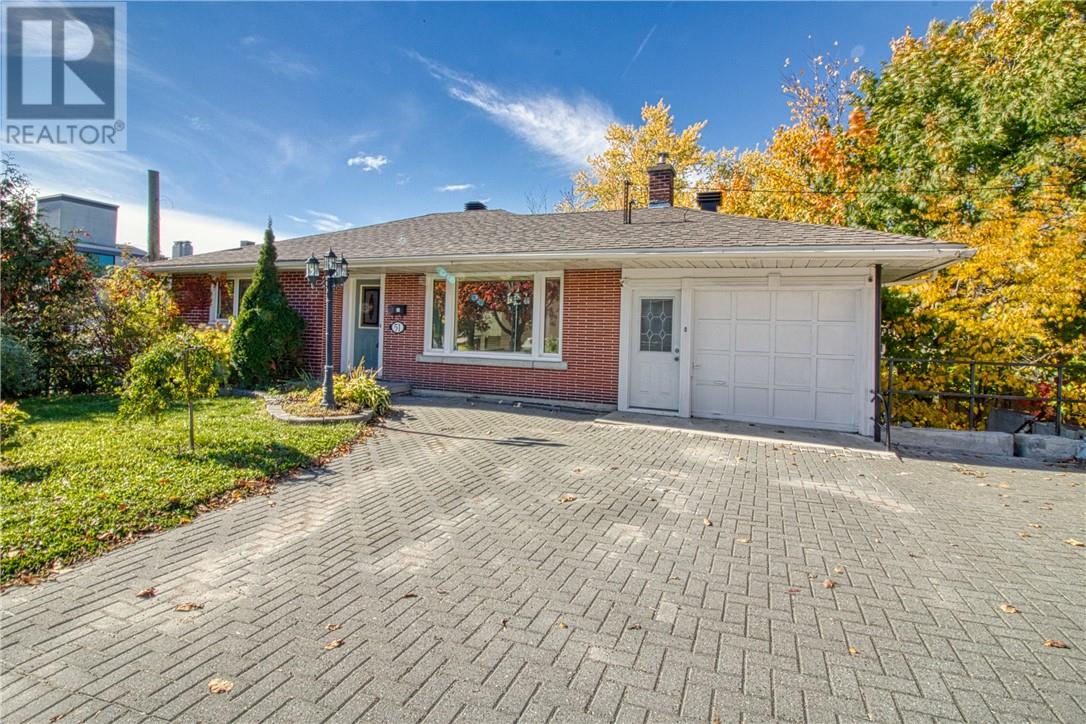51 Mackenzie Street Property Photo 2