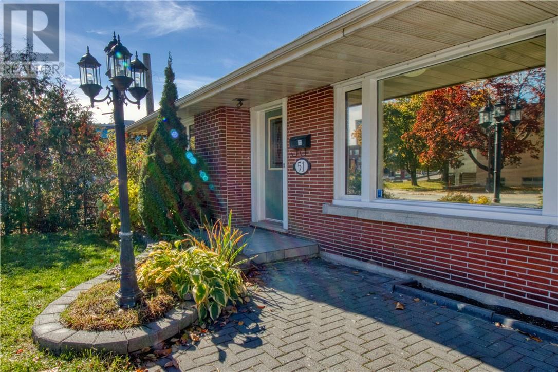 51 Mackenzie Street Property Photo 3