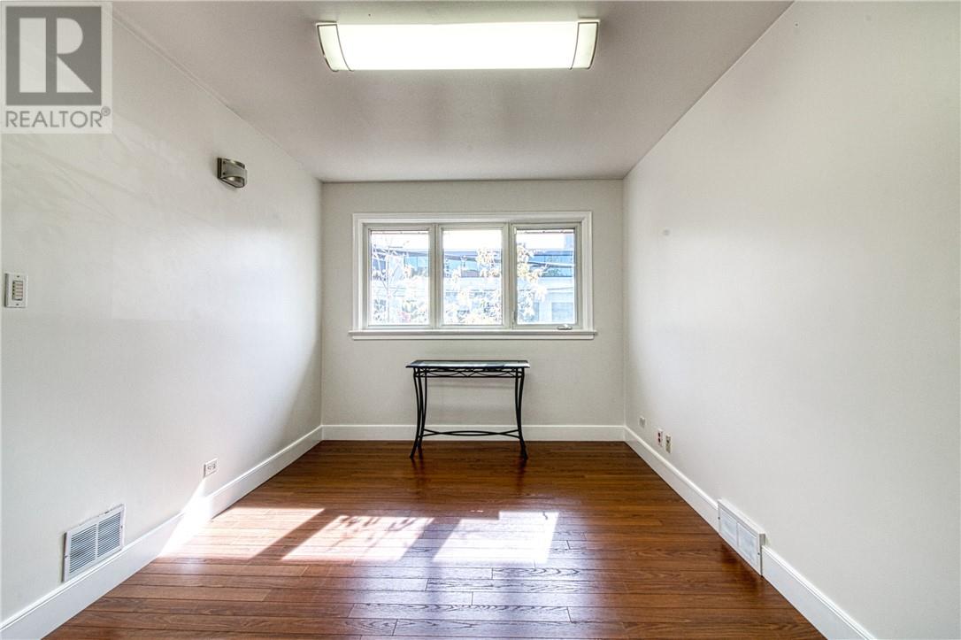 51 Mackenzie Street Property Photo 15