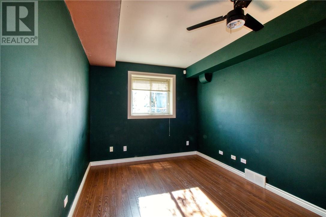 51 Mackenzie Street Property Photo 28