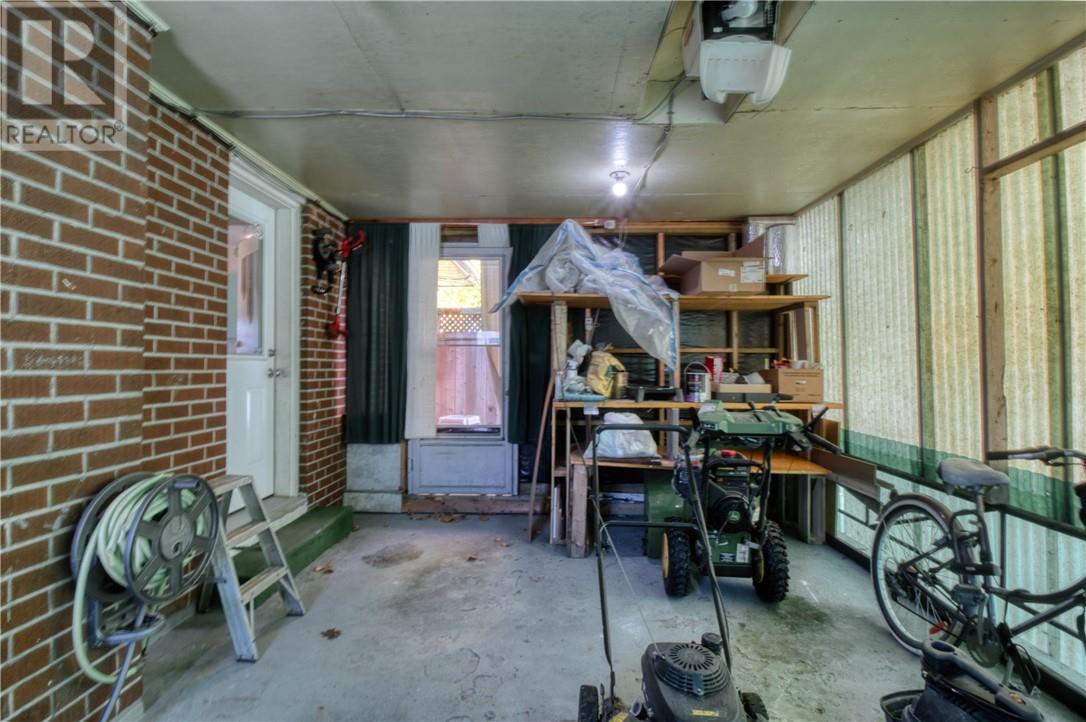 51 Mackenzie Street Property Photo 32