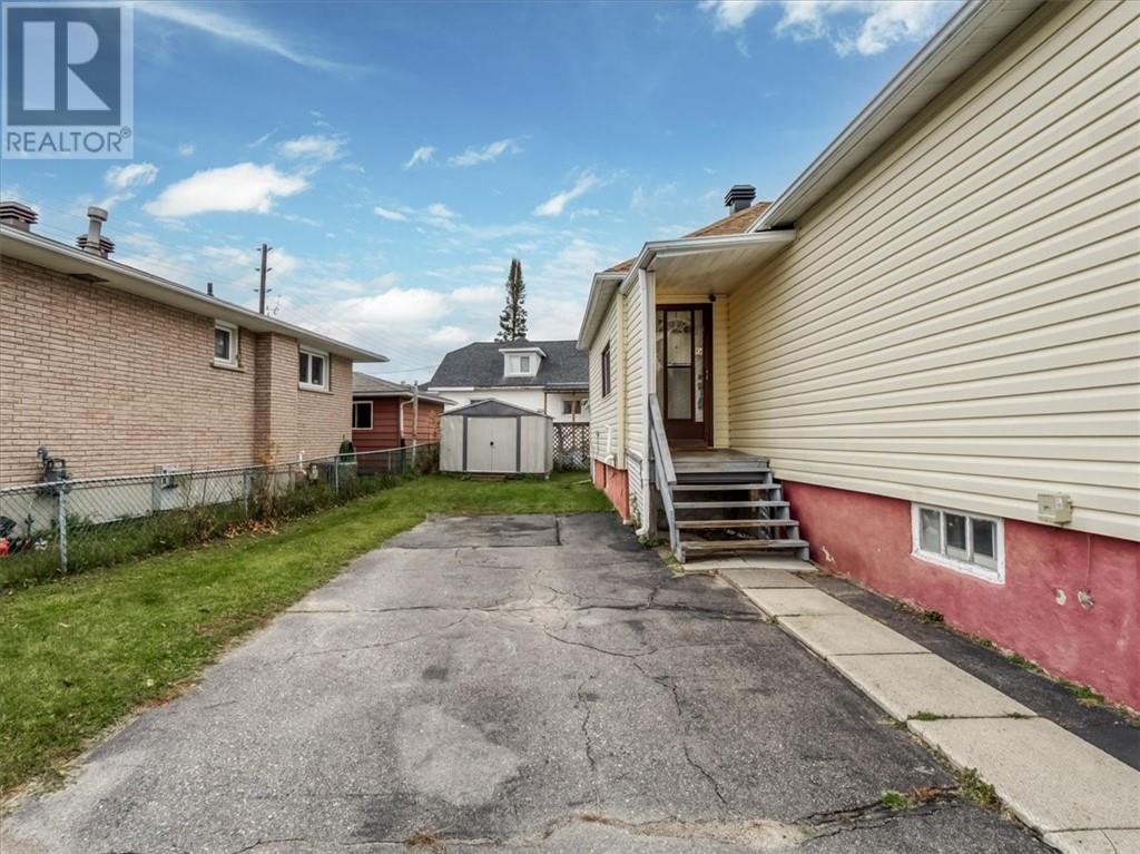 7 King Street Property Photo 4