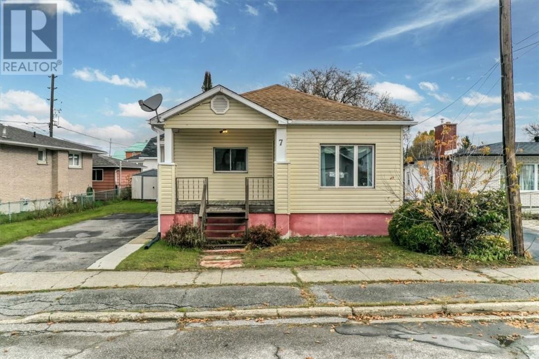 7 King Street Property Photo 34