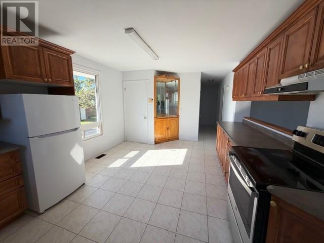 195 Donald Street Property Photo 8