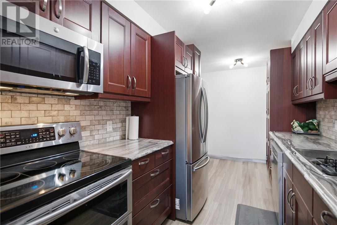 983 Arthur Street Property Photo 3