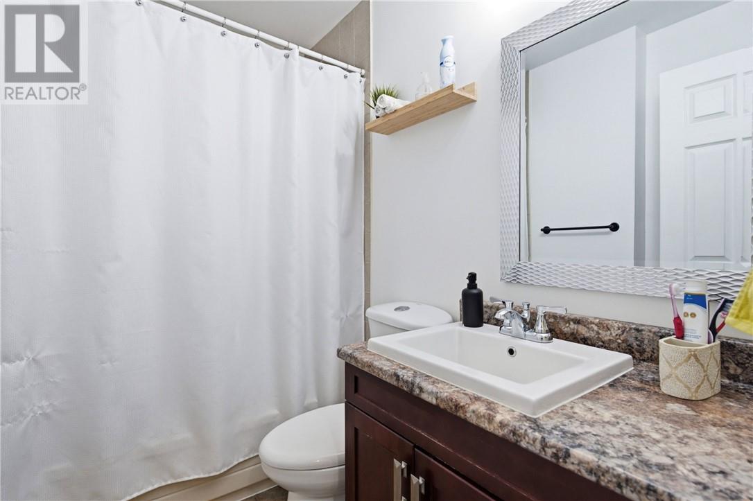 983 Arthur Street Property Photo 7