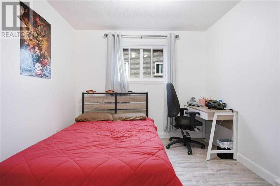 983 Arthur Street Property Photo 10