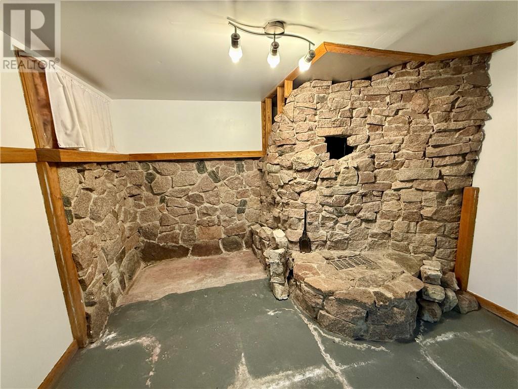 54 Maple Crescent Property Photo 18