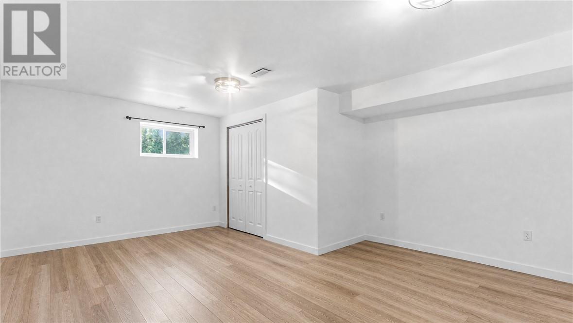 277 Notre Dame Street W Property Photo 3
