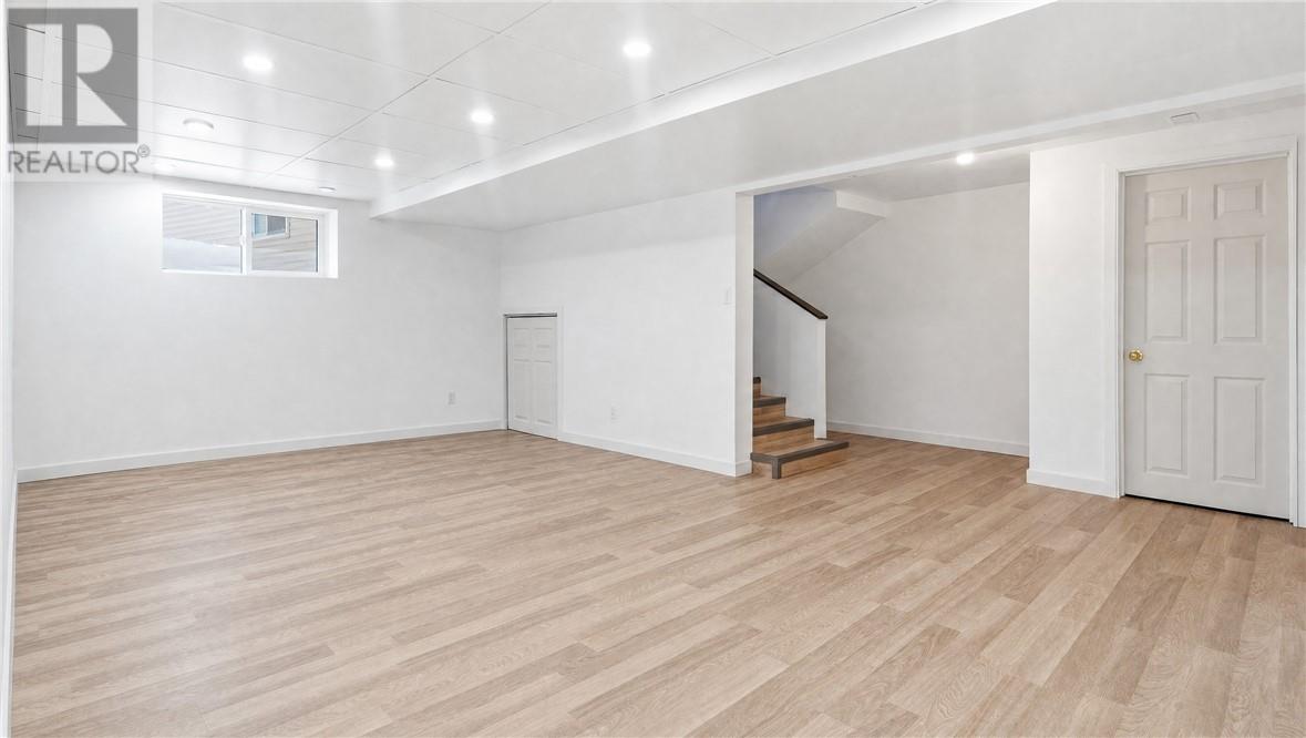 277 Notre Dame Street W Property Photo 5