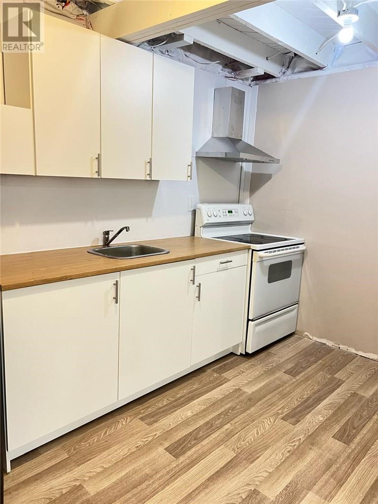 277 Notre Dame Street W Property Photo 6