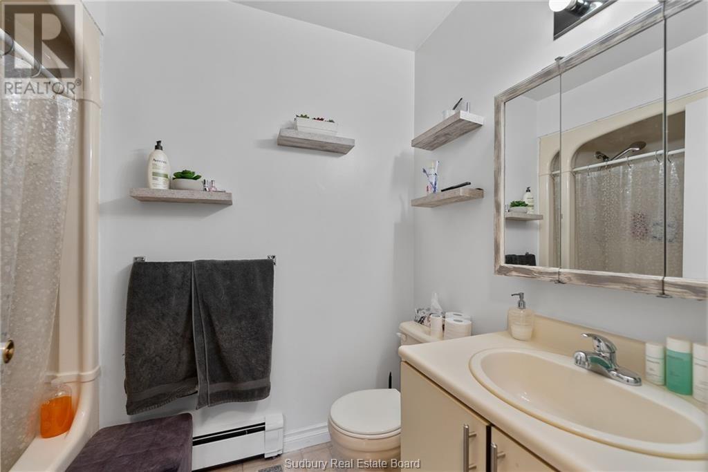29 Laren Street Property Photo 33