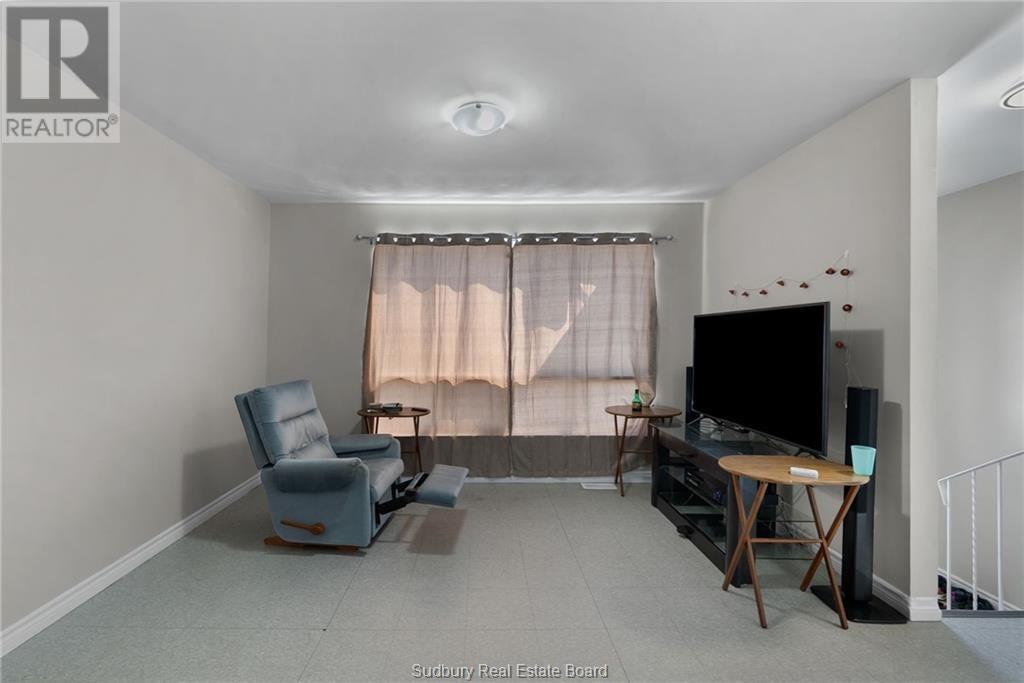 29 Laren Street Property Photo 45