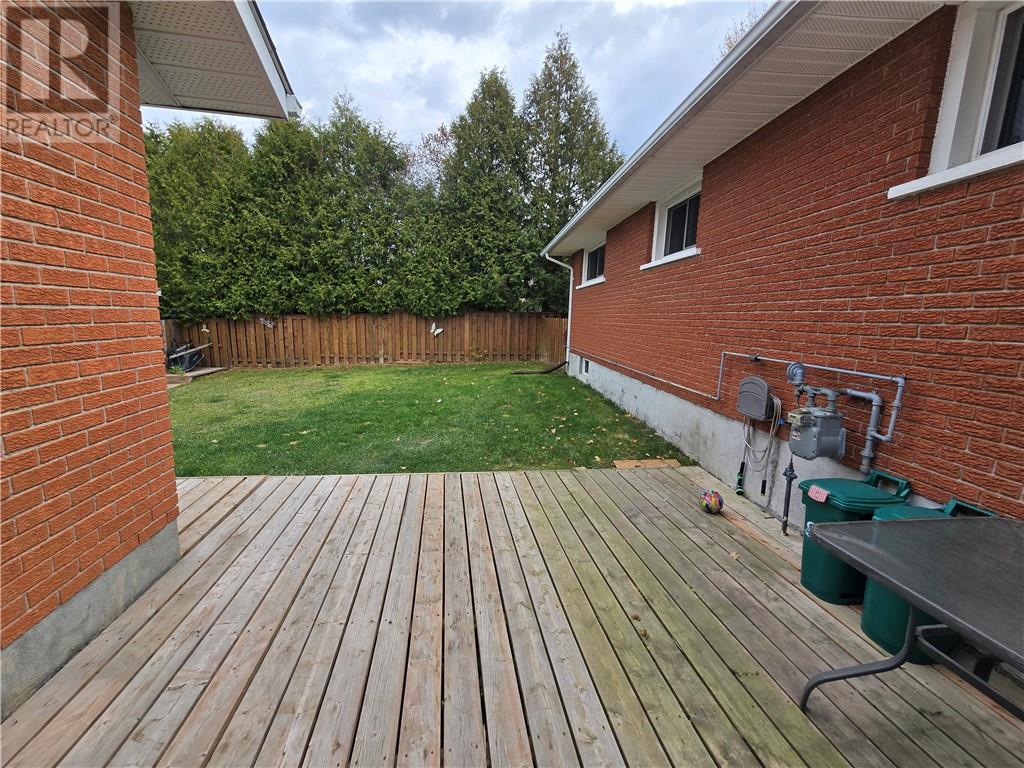 132 Maplewood Crescent Property Photo 7