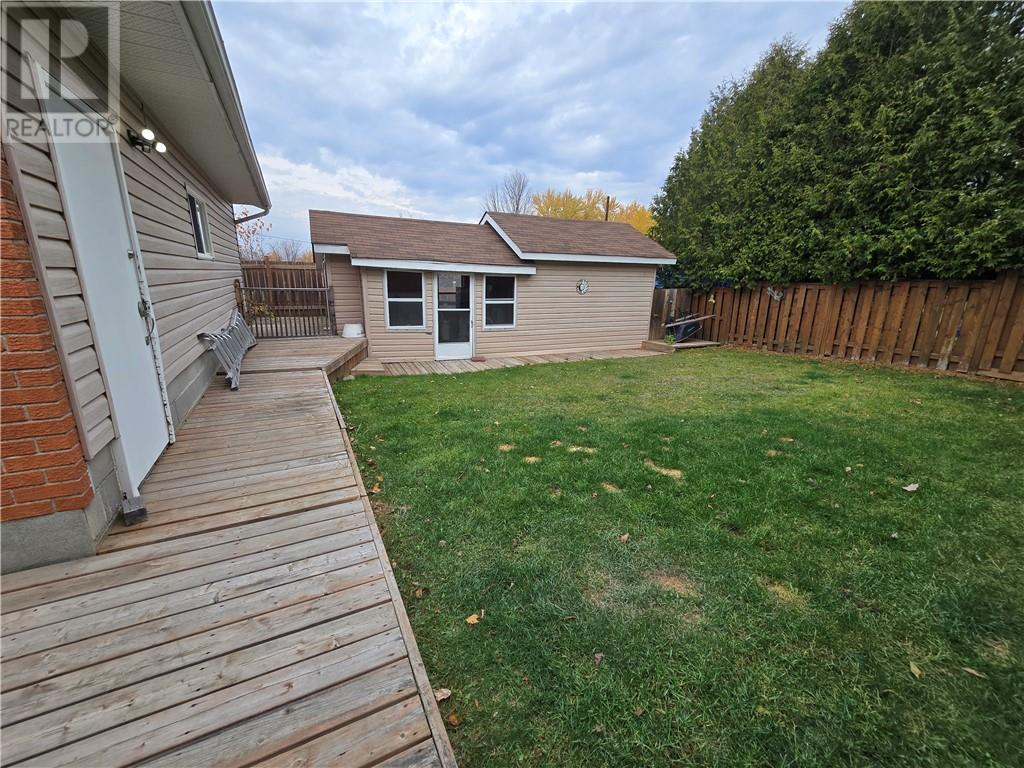 132 Maplewood Crescent Property Photo 8