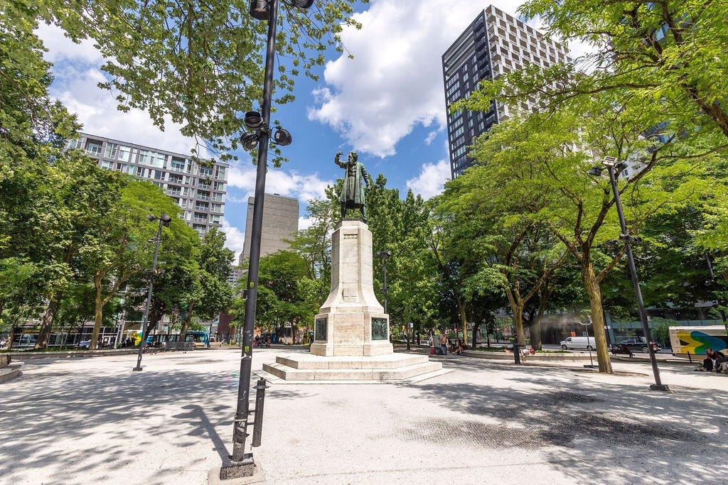 1414 Rue Chomedey, #1052 Property Photo 82
