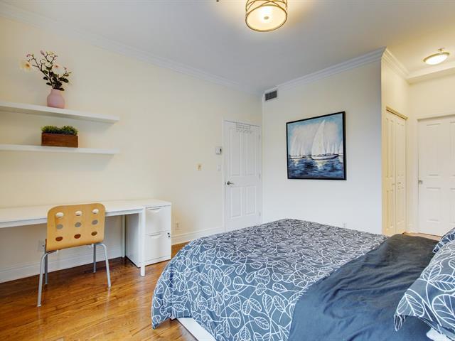 256 Rue Sherbrooke O., #302 Property Photo 17