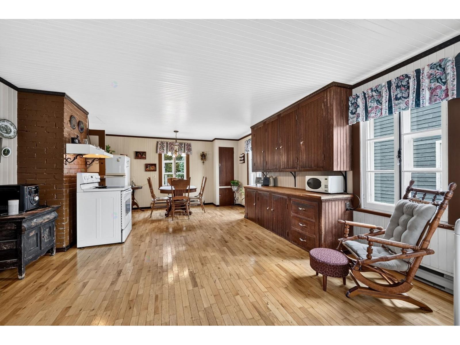 3433 Route Harwood Property Photo 14