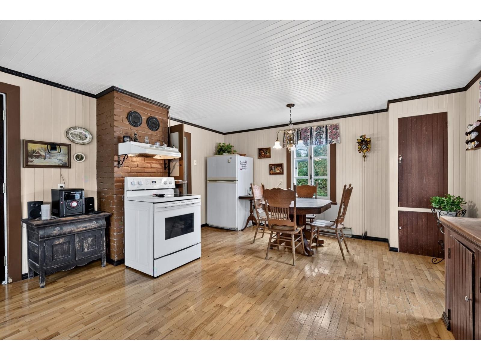 3433 Route Harwood Property Photo 15