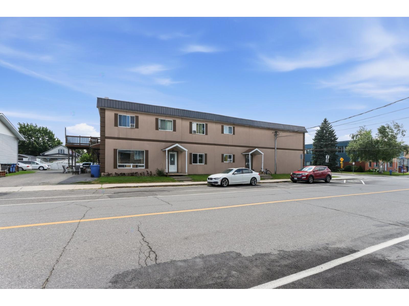 744-746 Boul. Du Havre Property Photo 3
