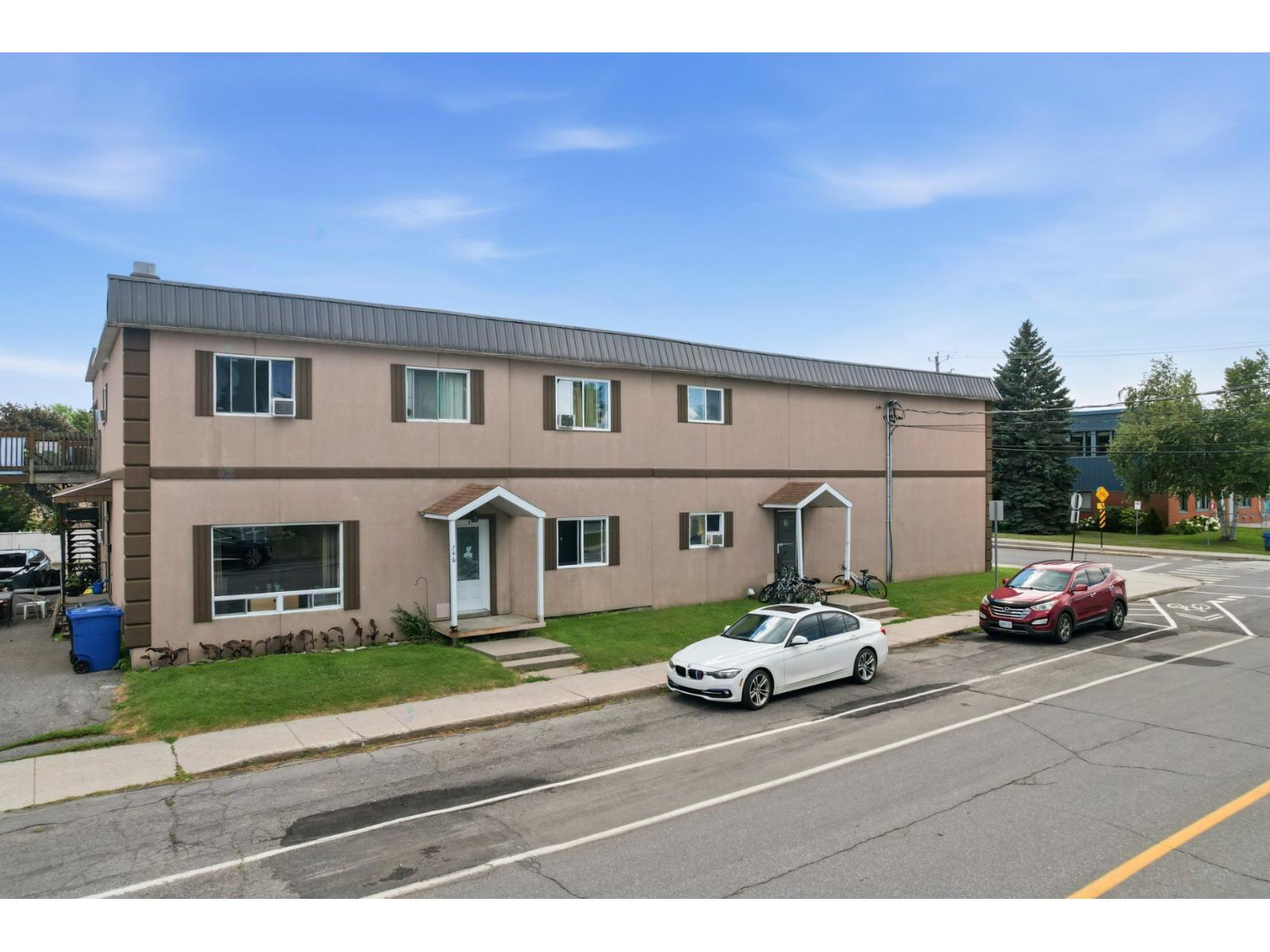744-746 Boul. Du Havre Property Photo 5